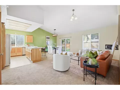 Living - 3714 Robbie St, Eugene, OR 97404 photo 4 of 5