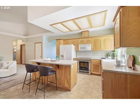 Kitchen - 3714 Robbie St, Eugene, OR 97404 photo 3 of 5