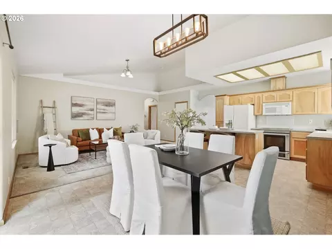 Dining - 3714 Robbie St, Eugene, OR 97404 photo 1 of 4