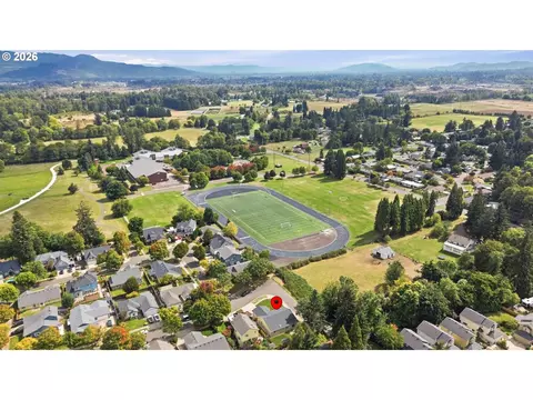 View/Area - 3714 Robbie St, Eugene, OR 97404 photo 1 of 5