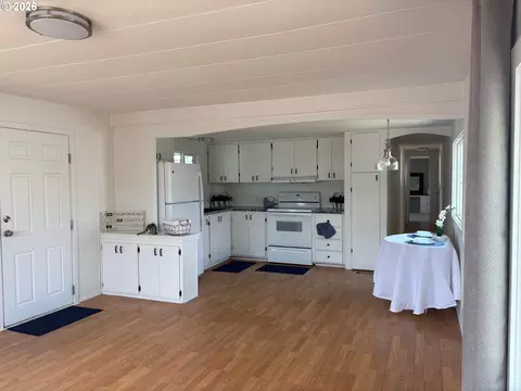 2902 E 2nd St, Newberg, OR 97132 photo 6