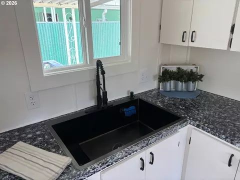 2902 E 2nd St, Newberg, OR 97132 photo 7