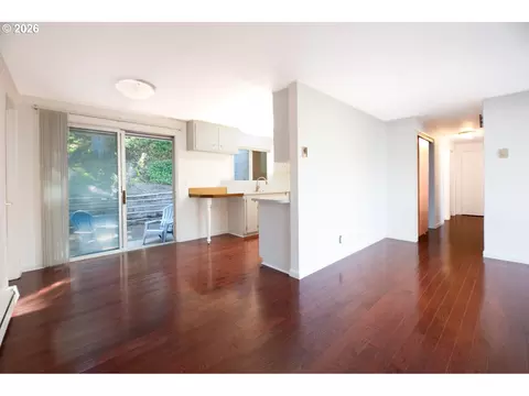 Living - 4865 Whiteaker St, Eugene, OR 97405 photo 3 of 5