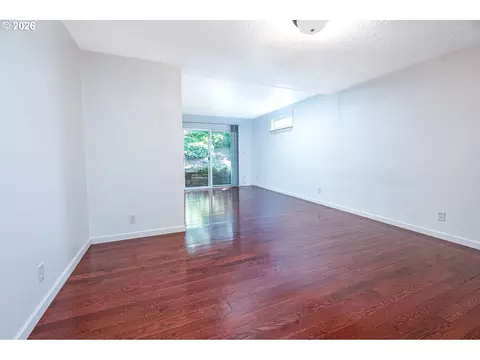 Living - 4865 Whiteaker St, Eugene, OR 97405 photo 5 of 5