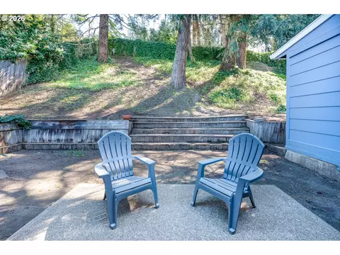 Exterior - 4865 Whiteaker St, Eugene, OR 97405 photo 8 of 11