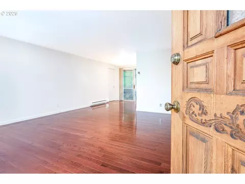Entry Way - 4865 Whiteaker St, Eugene, OR 97405 photo 1 of 2