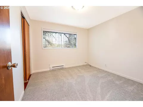 Bedroom - 4865 Whiteaker St, Eugene, OR 97405 photo 3 of 7