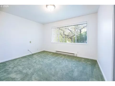 Bedroom - 4865 Whiteaker St, Eugene, OR 97405 photo 5 of 7