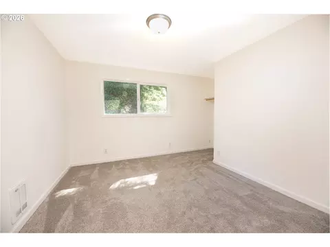 Bedroom - 4865 Whiteaker St, Eugene, OR 97405 photo 1 of 7