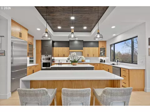 Kitchen - 19245 SW Heightsview Dr, Beaverton, OR 97007 photo 4 of 8