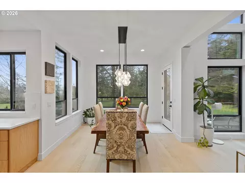 Dining - 19245 SW Heightsview Dr, Beaverton, OR 97007 photo 1 of 2