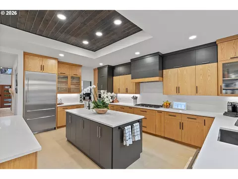 Kitchen - 19245 SW Heightsview Dr, Beaverton, OR 97007 photo 1 of 8