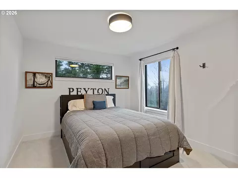 Bedroom - 19245 SW Heightsview Dr, Beaverton, OR 97007 photo 4 of 4