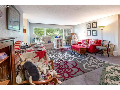 885 66th St, Springfield, OR 97478 photo 14