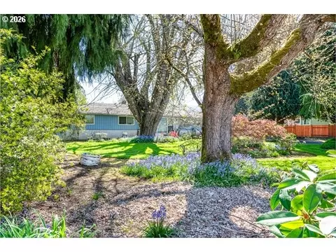 885 66th St, Springfield, OR 97478 photo 3