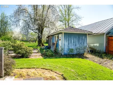 885 66th St, Springfield, OR 97478 photo 10