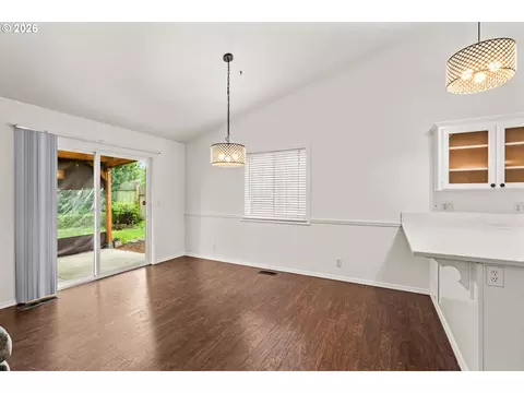 Dining - 432 Taz Ln, Eugene, OR 97404 photo 1 of 1