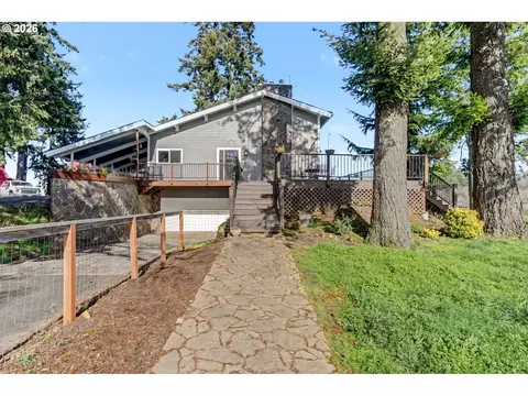 9915 Marquam Cir, Molalla, OR 97038