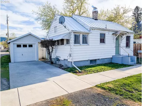 804 Jefferson Ave, La Grande, OR 97850
