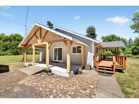 59846 Fairview Rd, Coquille, OR 97423