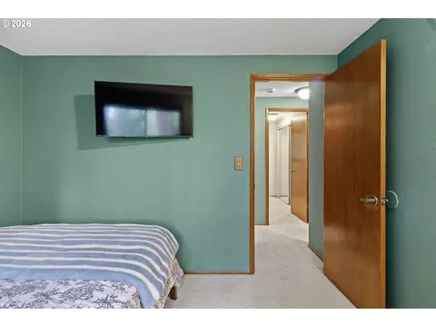 Bedroom - 2854 Warren St, Eugene, OR 97405 photo 3 of 5