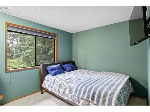 Bedroom - 2854 Warren St, Eugene, OR 97405 photo 2 of 5
