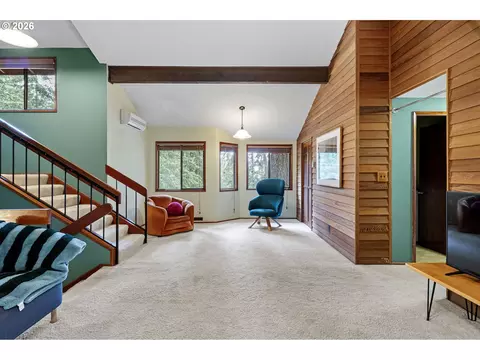 Living - 2854 Warren St, Eugene, OR 97405 photo 4 of 8