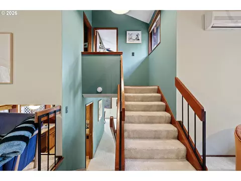 Entry Way - 2854 Warren St, Eugene, OR 97405 photo 5 of 5
