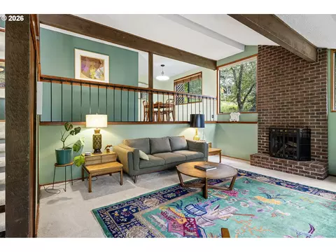 Living - 2854 Warren St, Eugene, OR 97405 photo 1 of 8