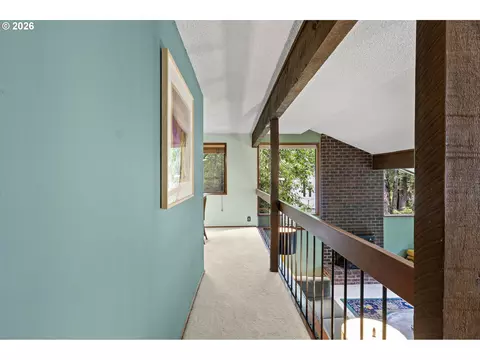 Entry Way - 2854 Warren St, Eugene, OR 97405 photo 2 of 5
