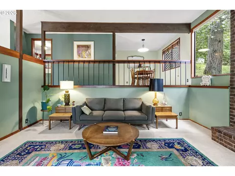Living - 2854 Warren St, Eugene, OR 97405 photo 3 of 8