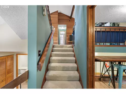 Entry Way - 2854 Warren St, Eugene, OR 97405 photo 3 of 5