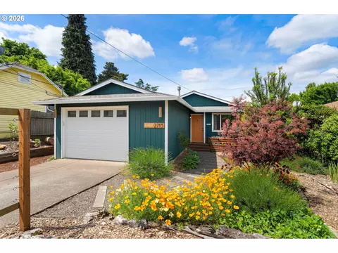 2715 SE 77th Ave, Portland, OR 97206
