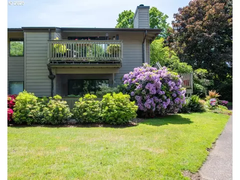 1921 Lake Isle Dr, Eugene, OR 97401