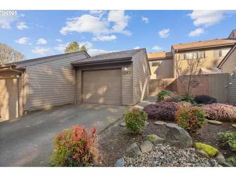 1243 NW Michelbook Ln, Mcminnville, OR 97128