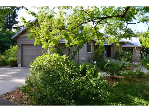 18615 S Grasle Rd, Oregon City, OR 97045