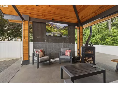 Exterior - 1090 N 26th Ter, Cornelius, OR 97113 photo 11 of 12