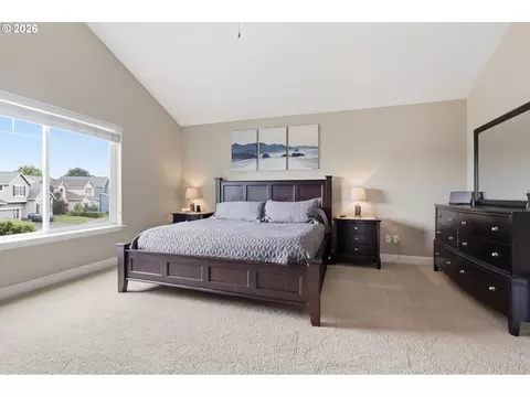 Bedroom - 1090 N 26th Ter, Cornelius, OR 97113 photo 2 of 4