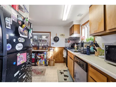 Kitchen - 344 E 14th Ave, Eugene, OR 97401 photo 4 of 4