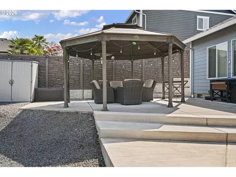 Exterior - 1056 Ruby Clair Dr, Creswell, OR 97426 photo 4 of 7