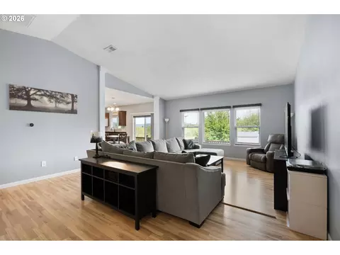 Living - 1056 Ruby Clair Dr, Creswell, OR 97426 photo 1 of 3