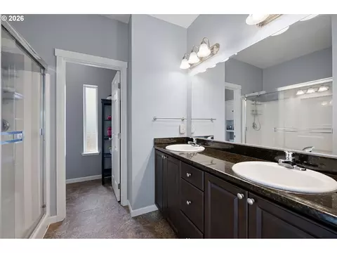 Bath - 1056 Ruby Clair Dr, Creswell, OR 97426 photo 2 of 4