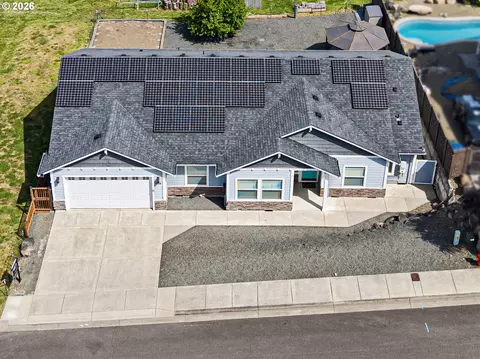 View/Area - 1056 Ruby Clair Dr, Creswell, OR 97426 photo 3 of 6