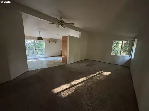 89339 View Dr, Florence, OR 97439 photo 2