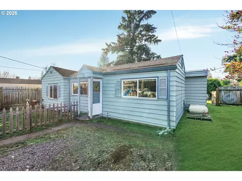 7957 SE 65th Ave, Portland, OR 97206