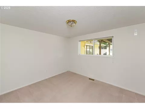 Bedroom - 21414 SE Salmon St, Gresham, OR 97030 photo 6 of 7