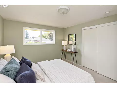 Bedroom - 21414 SE Salmon St, Gresham, OR 97030 photo 3 of 7