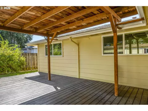 Exterior - 21414 SE Salmon St, Gresham, OR 97030 photo 3 of 11