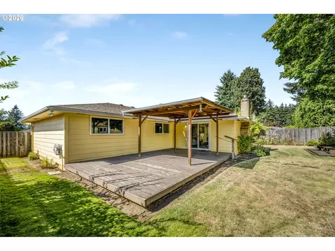 Exterior - 21414 SE Salmon St, Gresham, OR 97030 photo 5 of 11