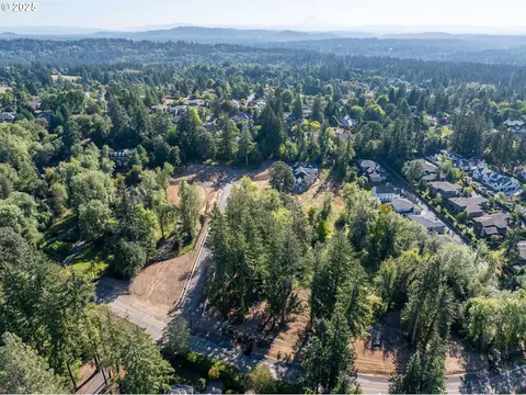 13560 Goodall Rd #8, Lake Oswego, OR 97034